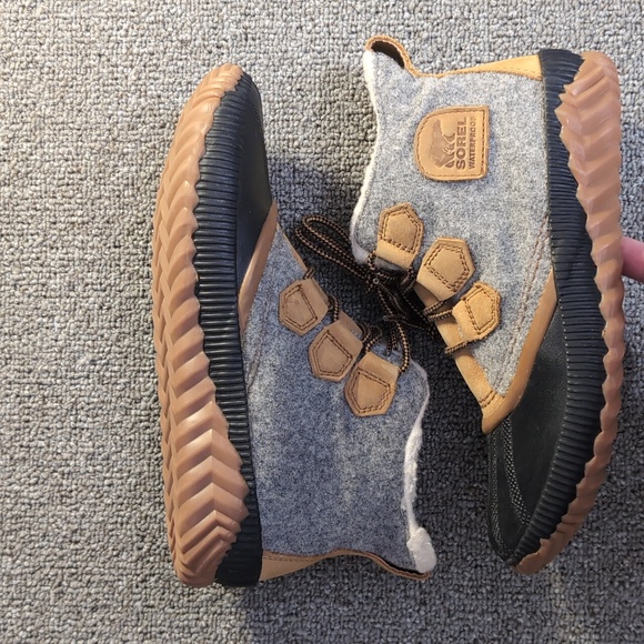 Sorel Out N About Plus Conquest Winter Lined Duck Boots - Grey / Tan Size 7.5 ❄️ - Picture 4 of 9